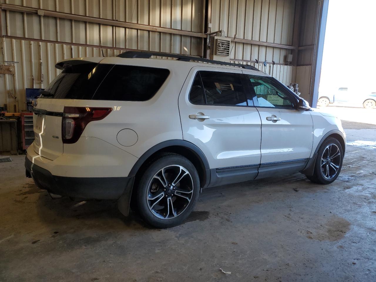 2015 Ford Explorer VIN 1FM5K8GT5FGB01707 Copart auction photo, rollover / hail damage thumbnail 3