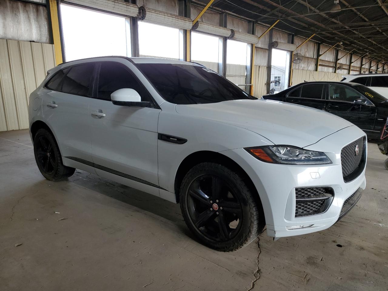 2018 Jaguar F-Pace VIN SADCL2FX2JA323017 Copart auction photo, normal wear damage thumbnail 4