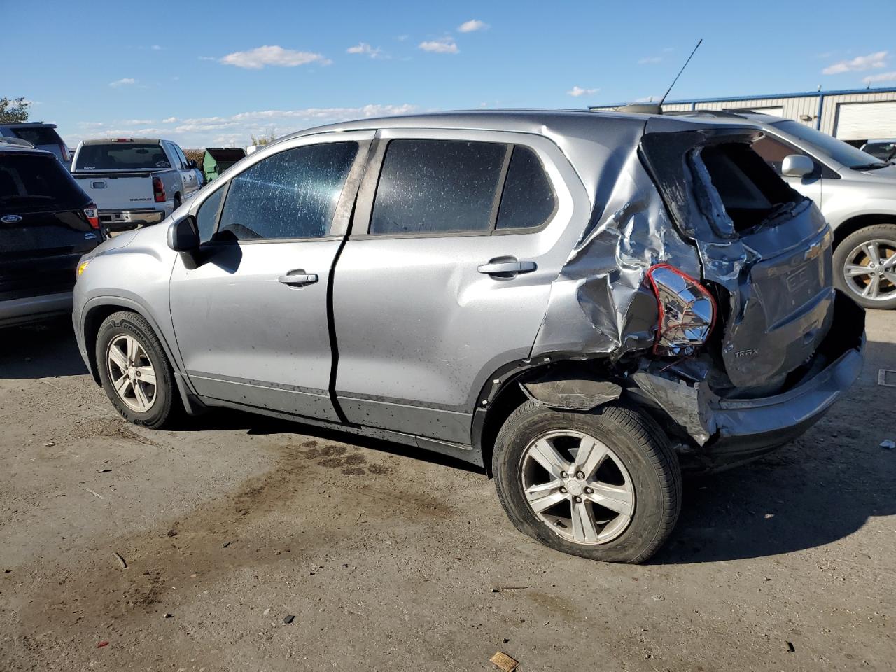 2020 Chevrolet Trax VIN 3GNCJKSBXLL303953 Copart auction photo, rear end damage thumbnail 2