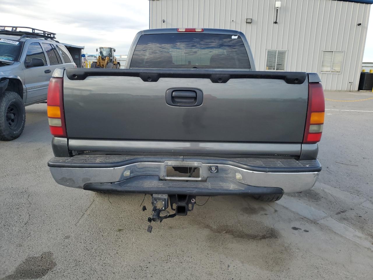 2001 GMC Sierra VIN 2GTEC19V511172192 Copart auction photo, front end damage thumbnail 6