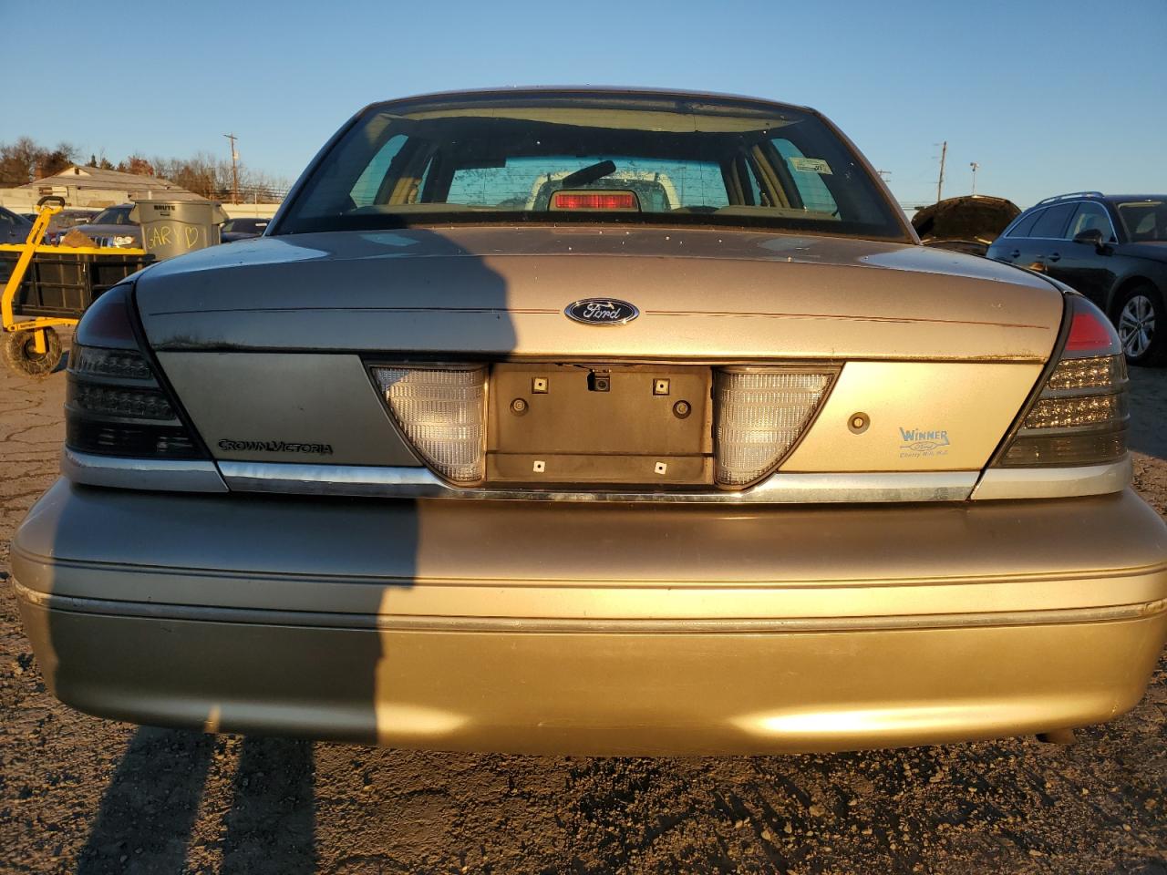 1999 Ford Crown Victoria VIN 2FAFP73W9XX228644 Copart auction photo, front end / minor dent/scratches damage thumbnail 6