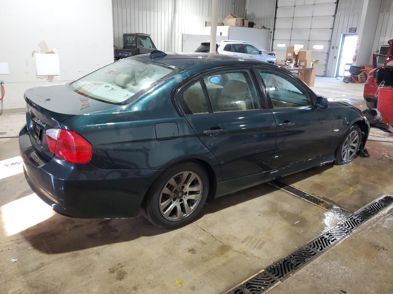 2007 BMW 3er VIN WBAVC73557AC79785 Copart auction photo, front end damage thumbnail 3