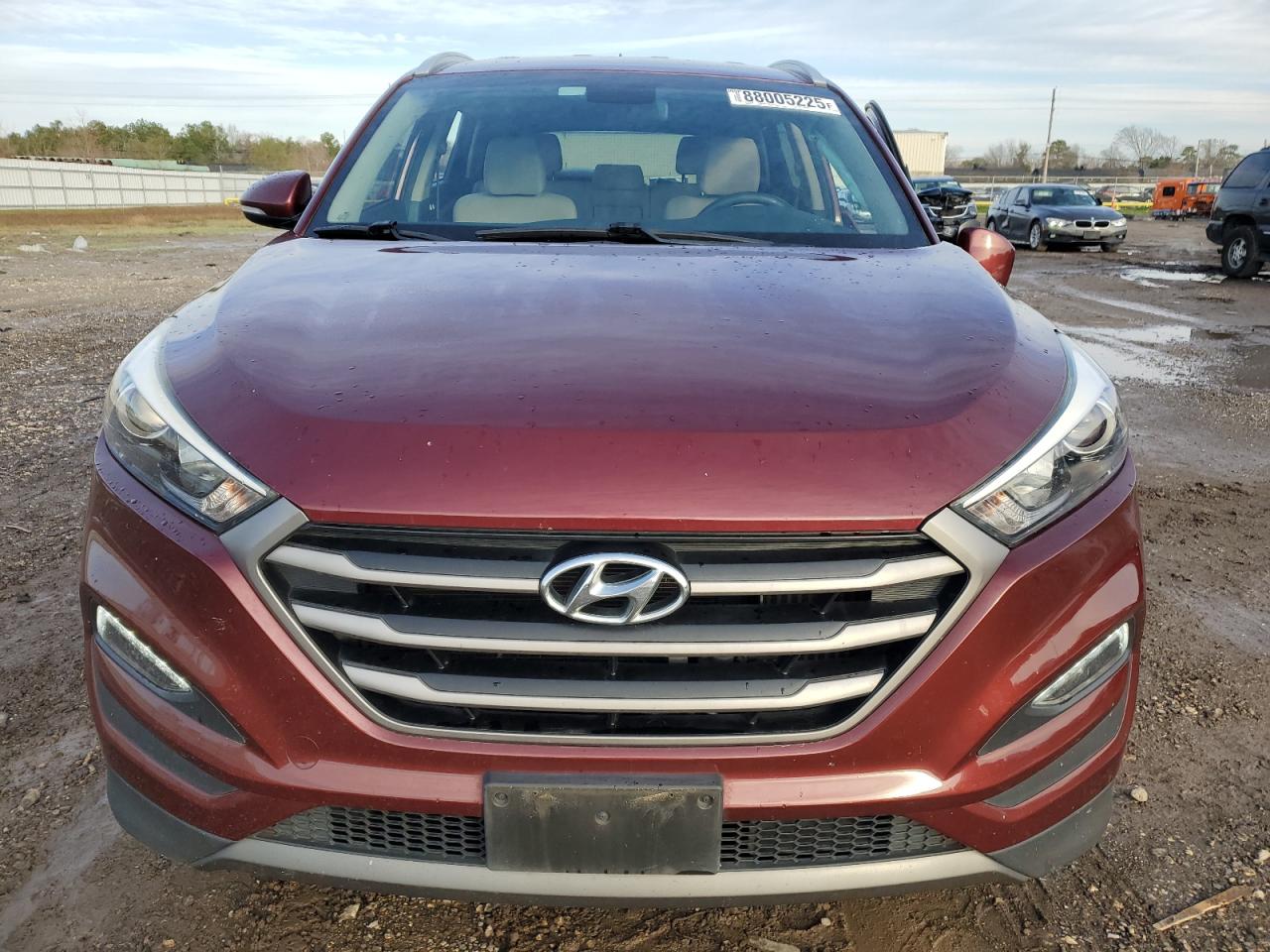2016 Hyundai Tucson VIN KM8J33A27GU055797 Copart auction photo, side / front end damage thumbnail 5