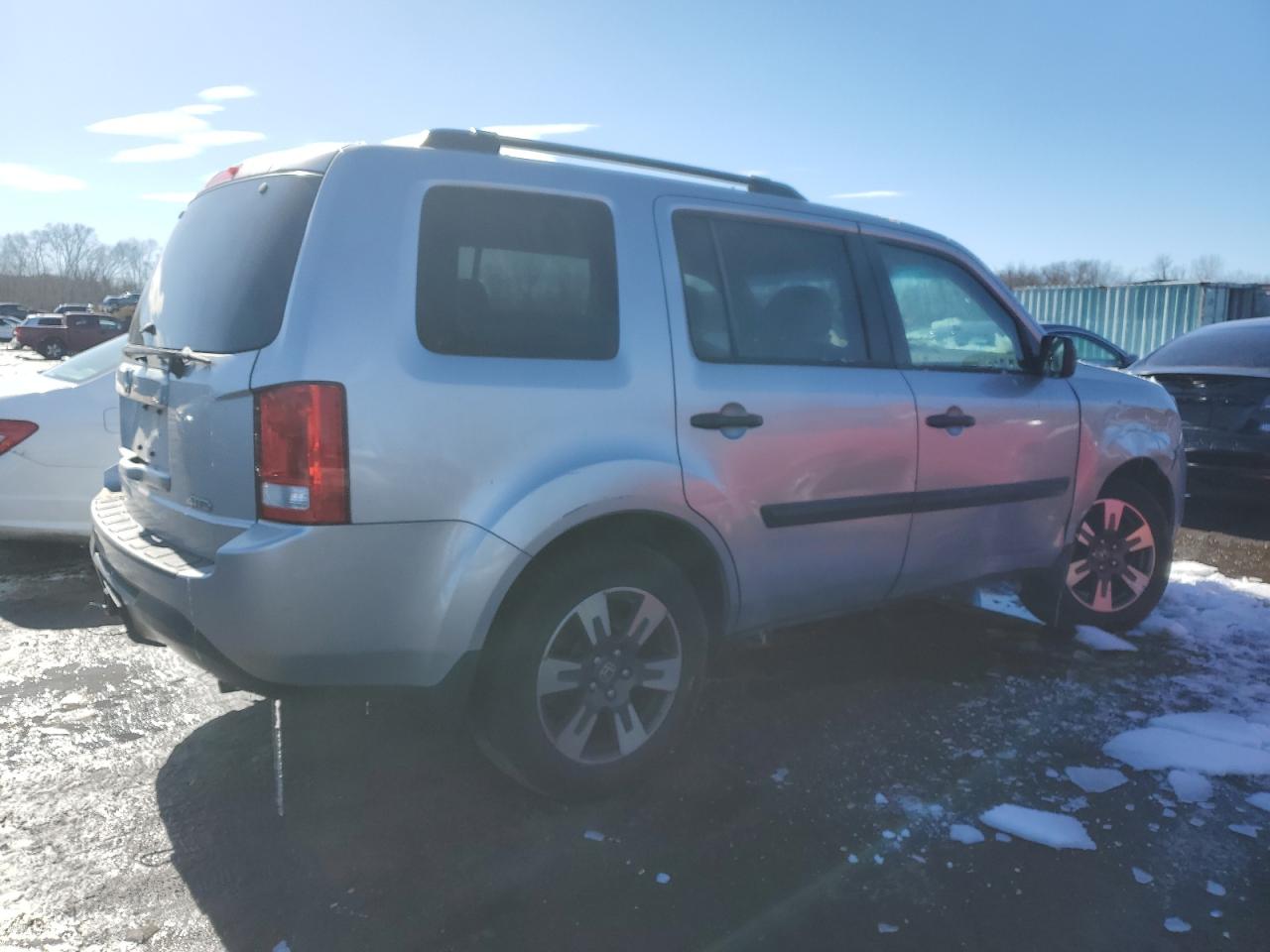 2012 Honda Pilot VIN 5FNYF4H24CB025990 Copart auction photo, front end / side damage thumbnail 3