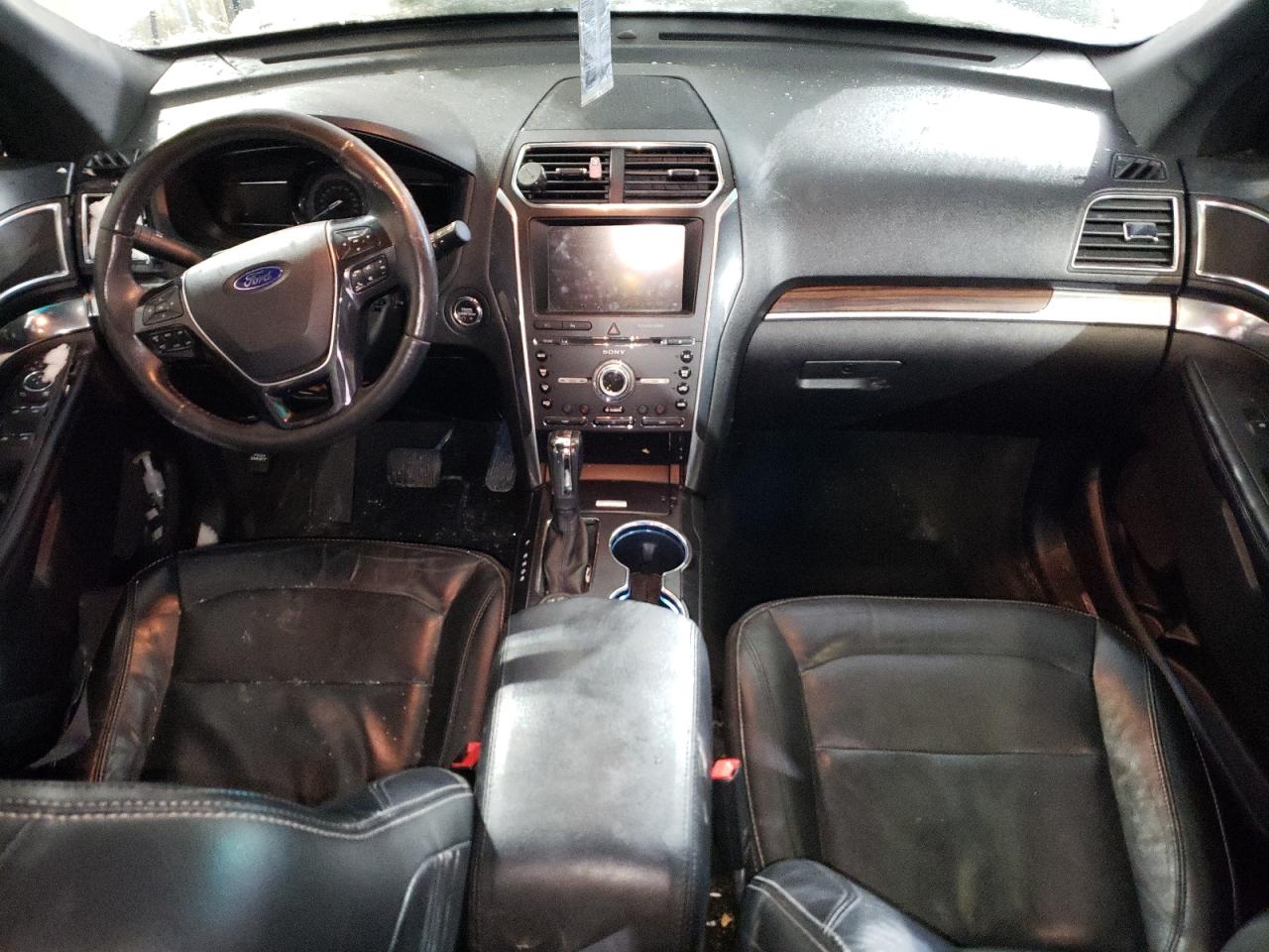 2016 Ford Explorer VIN 1FM5K8F82GGA77199 Copart auction photo, side / front end damage thumbnail 8