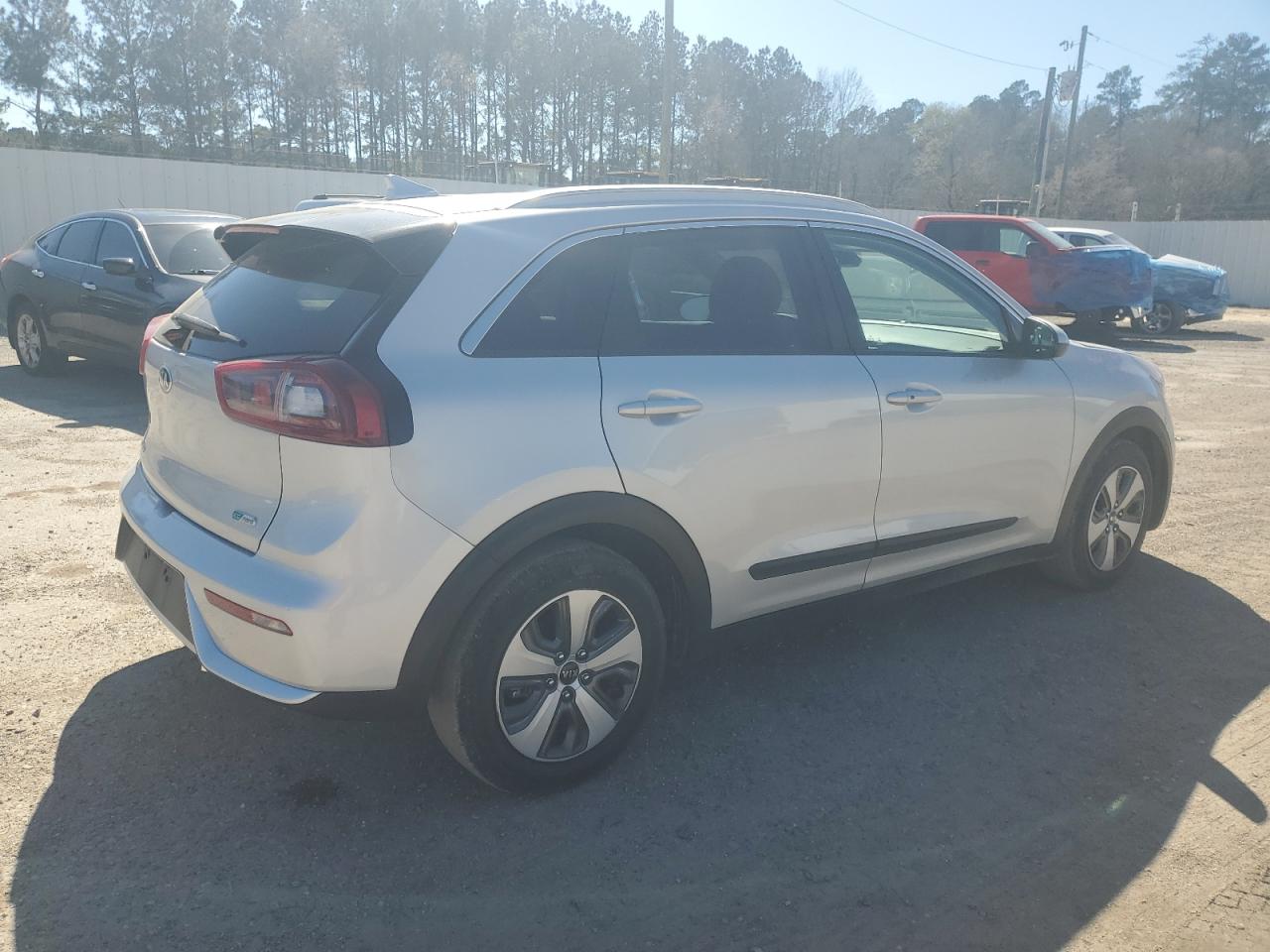 2018 KIA Niro VIN KNDCB3LCXJ5207496 Copart auction photo, front end damage thumbnail 3