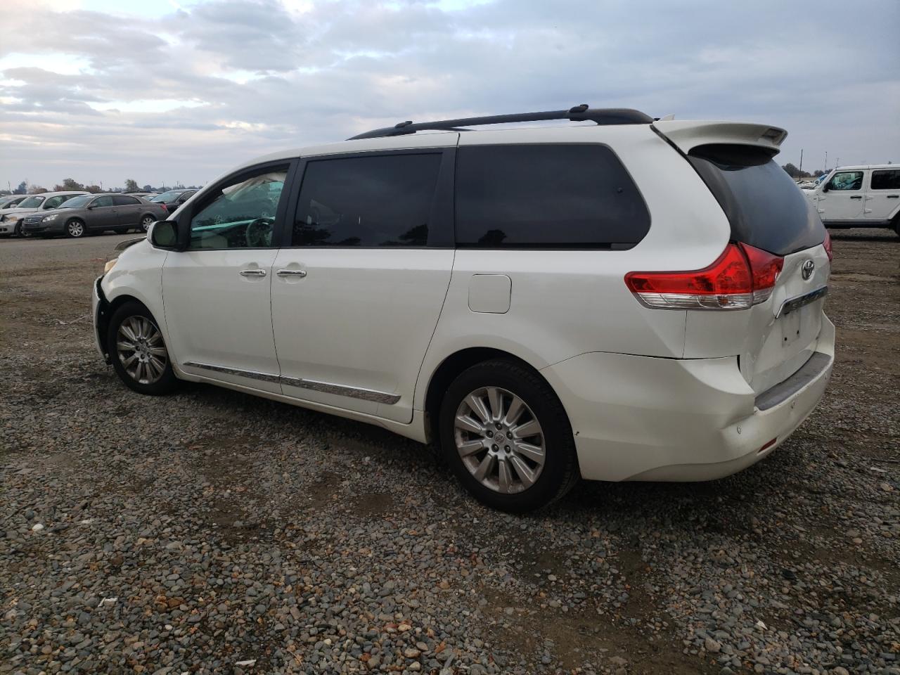 2012 Toyota Sienna VIN 5TDYK3DC3CS218325 Copart auction photo, front end damage thumbnail 2
