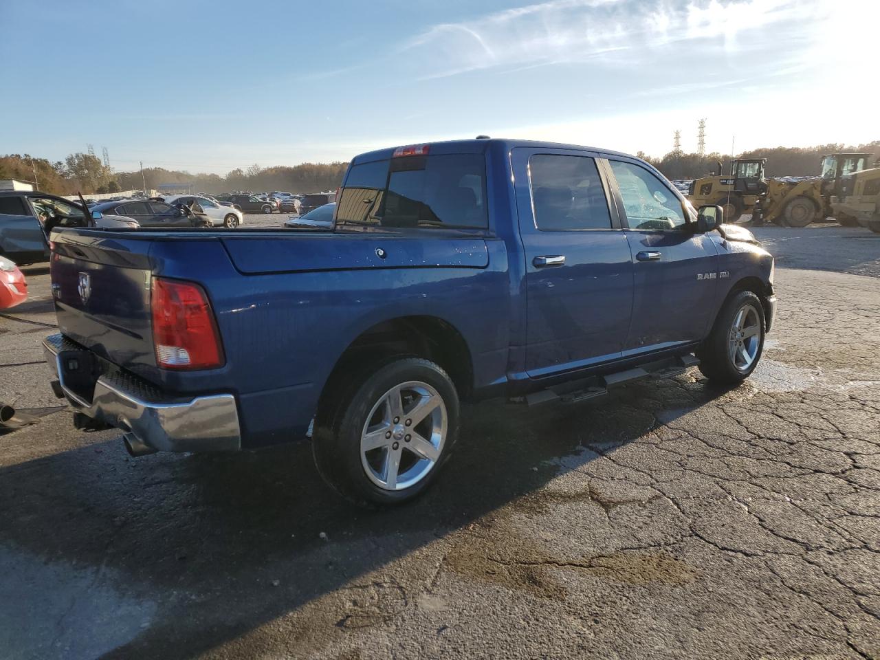 2009 Dodge RAM VIN 1D3HB13T39J516909 Copart auction photo, front end / side damage thumbnail 3