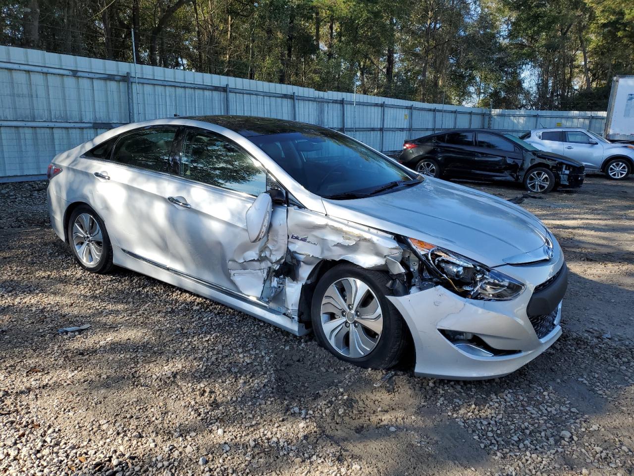 2015 Hyundai Sonata VIN KMHEC4A43FA130083 Copart auction photo, front end / side damage thumbnail 4