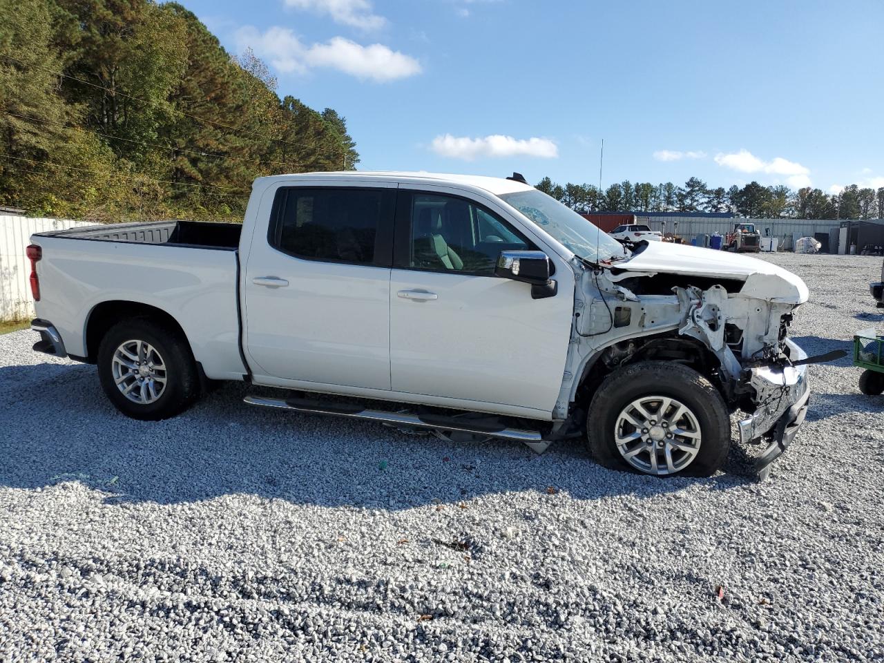 2022 Chevrolet Silverado VIN 3GCUYDED9NG125837 Copart auction photo, front end / minor dent/scratches damage thumbnail 4