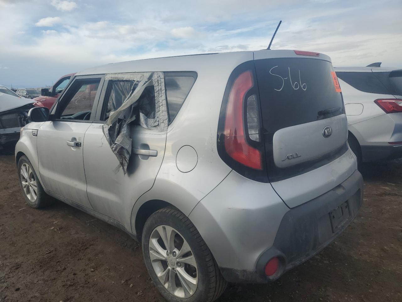 2015 KIA Soul VIN KNDJP3A59F7755238 Copart auction photo, vandalism damage thumbnail 2