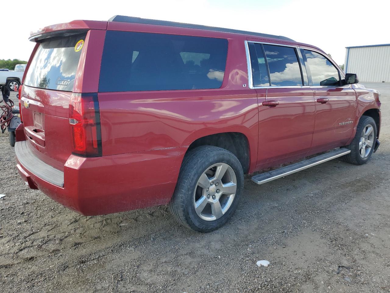 2015 Chevrolet Suburban VIN 1GNSCJKC5FR234613 Copart auction photo, front end / minor dent/scratches damage thumbnail 3