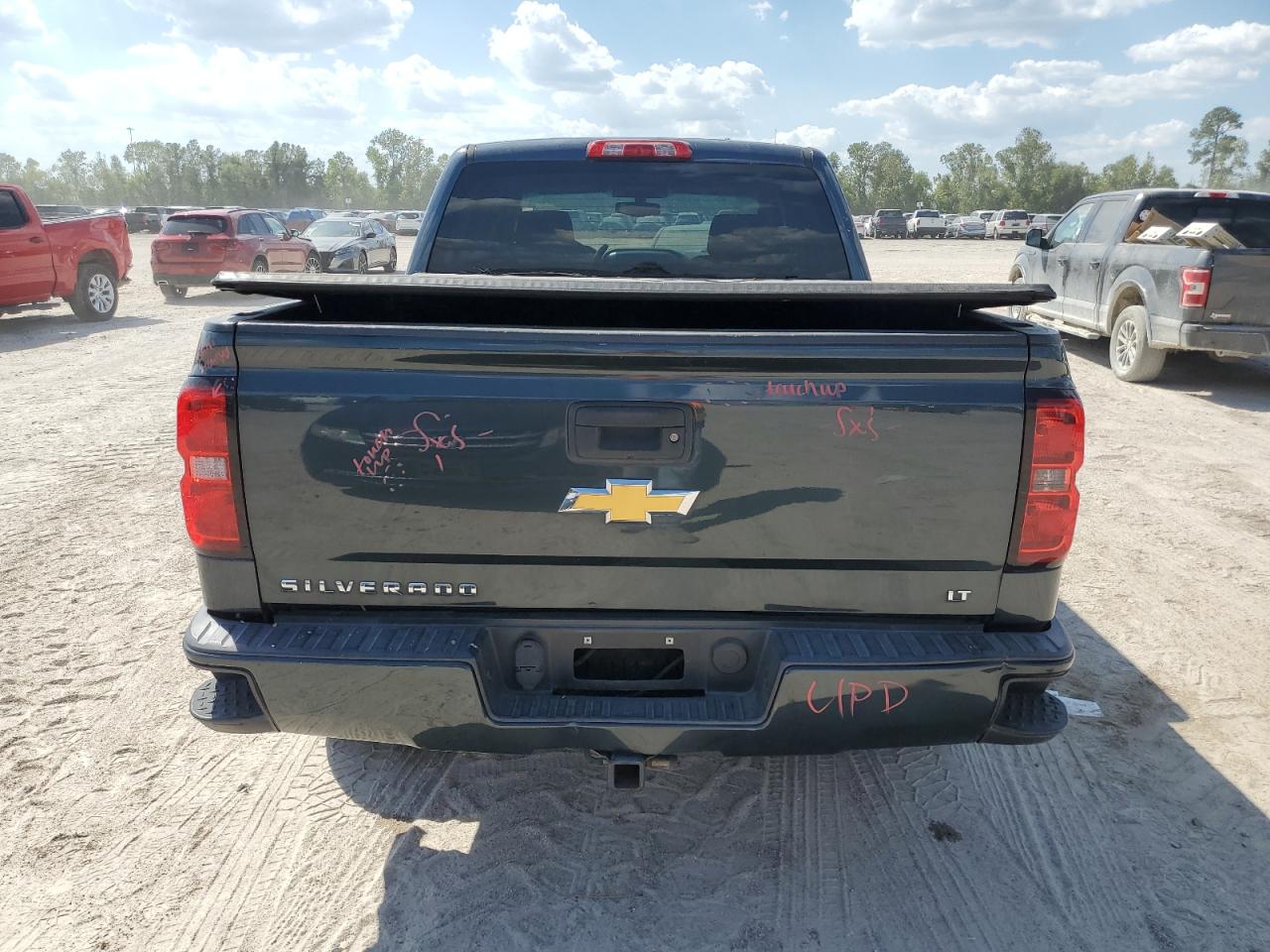 2017 Chevrolet Silverado VIN 3GCUKREC5HG211916 Copart auction photo, front end / side damage thumbnail 6