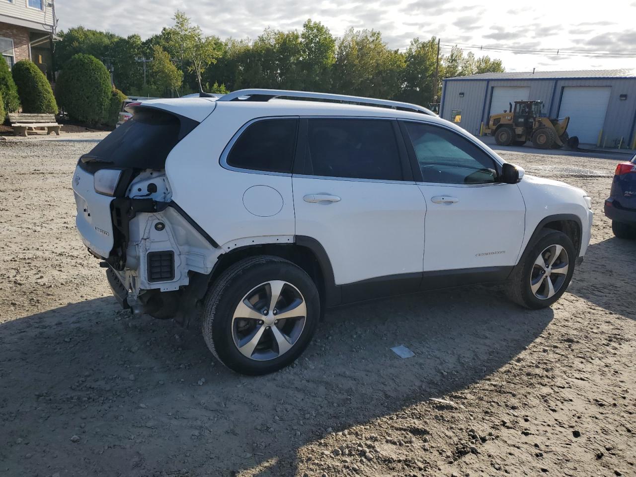 2020 Jeep Grand Cherokee VIN 1C4PJMDX5LD590042 Copart auction photo, rear end / minor dent/scratches damage thumbnail 3