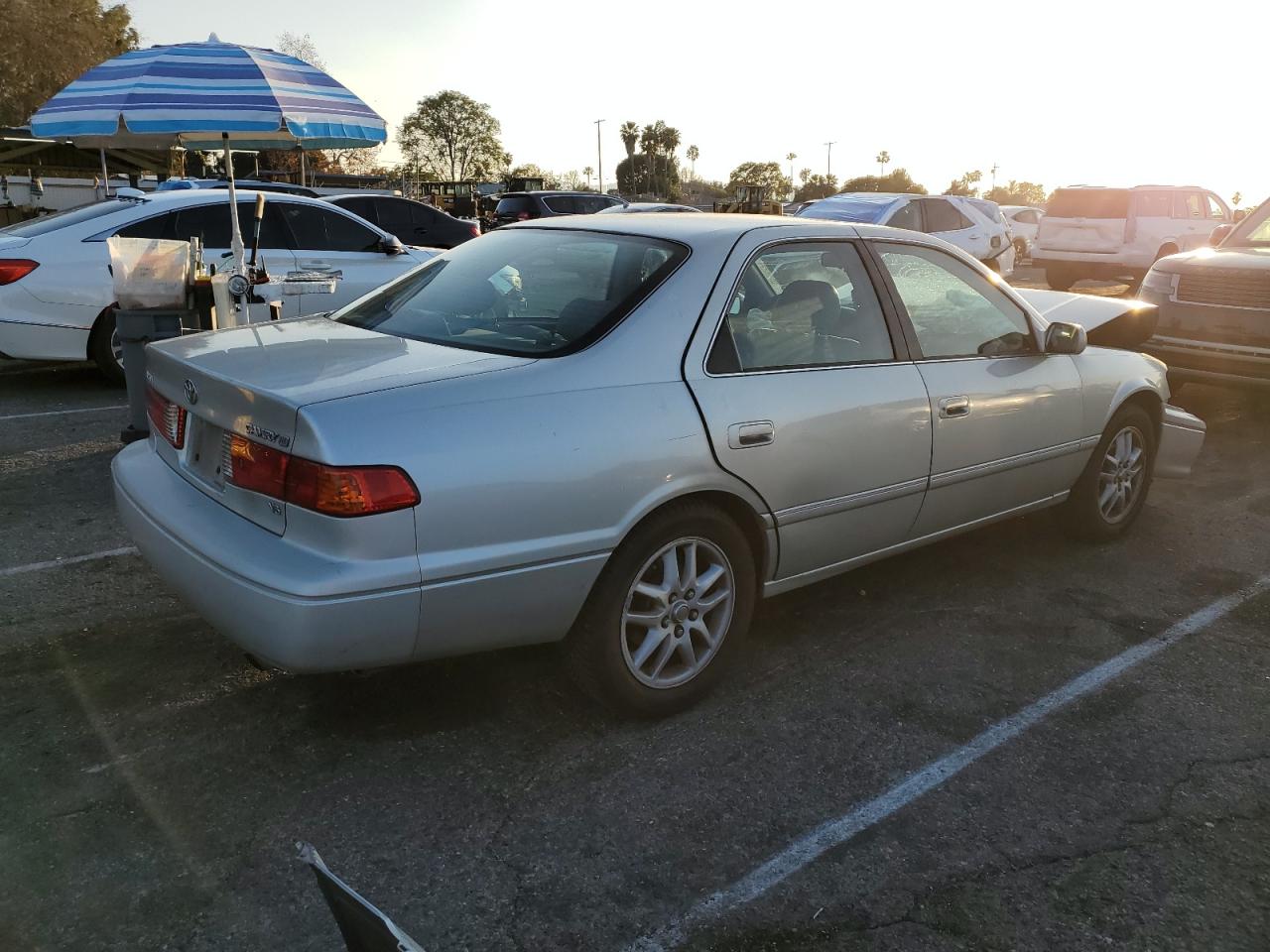 2000 Toyota Camry VIN 4T1BF28K6YU093485 Copart auction photo, front end / minor dent/scratches damage thumbnail 3