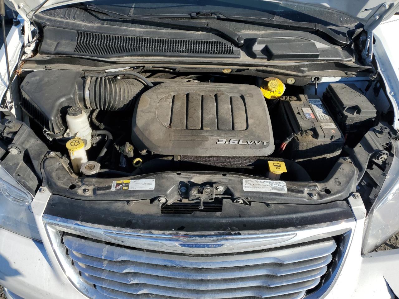 2015 Chrysler Town & Country VIN 2C4RC1CG5FR546515 Copart auction photo, front end / side damage thumbnail 12