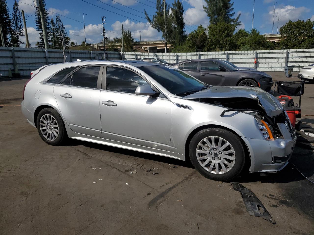2013 Cadillac CTS VIN 1G6DE8E51D0101658 Copart auction photo, front end damage thumbnail 4