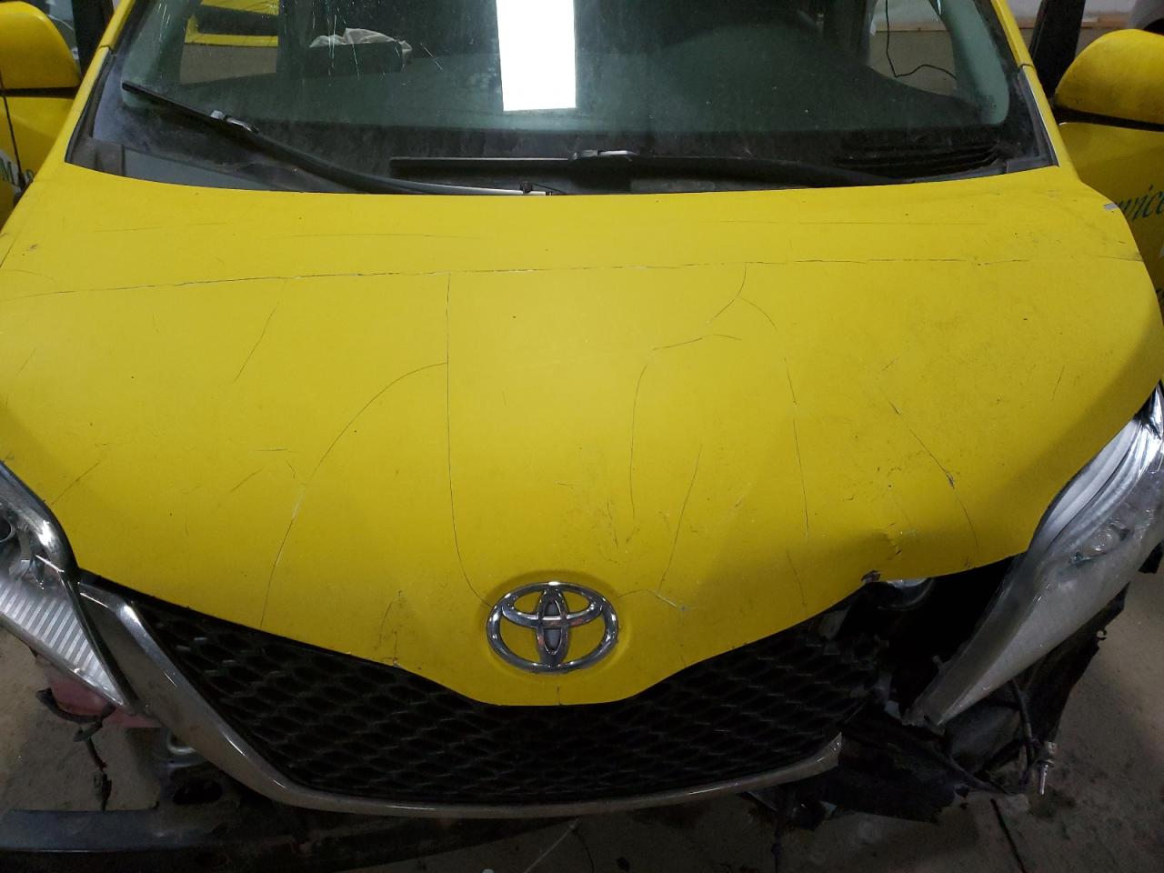 2013 Toyota Sienna VIN 5TDXK3DC2DS284457 Copart auction photo, front end / side damage thumbnail 12