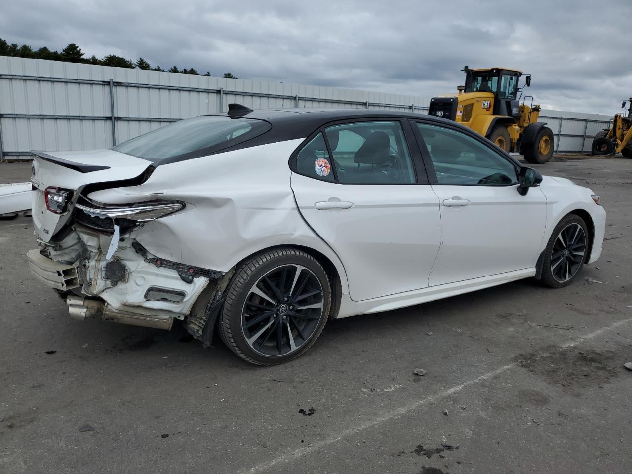2019 Toyota Camry VIN 4T1B61HK9KU207075 Copart auction photo, rear end / front end damage thumbnail 3