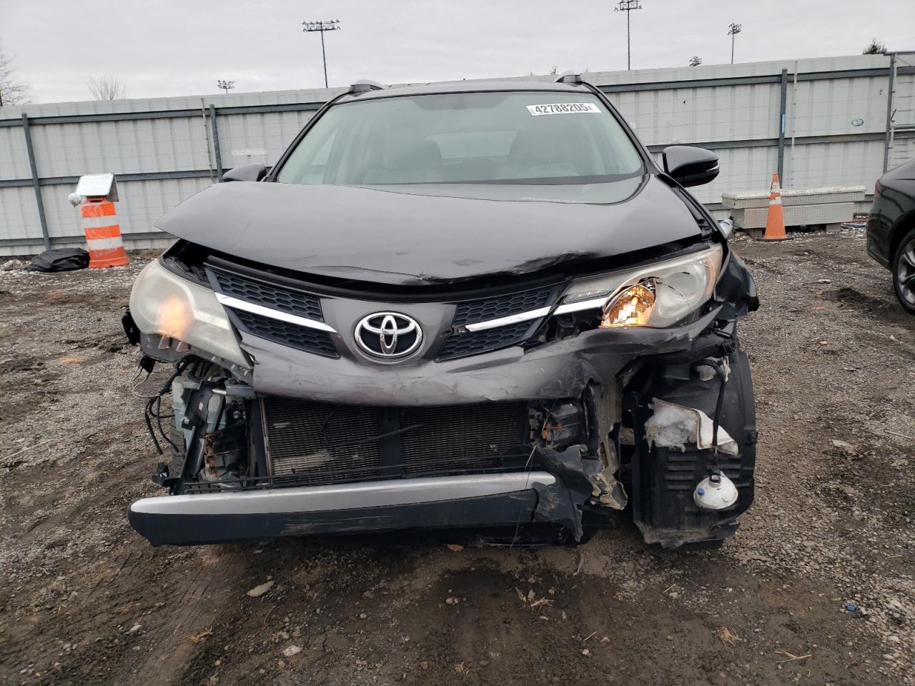 2015 Toyota RAV 4 VIN 2T3RFREV2FW260953 Copart auction photo, front end / minor dent/scratches damage thumbnail 5