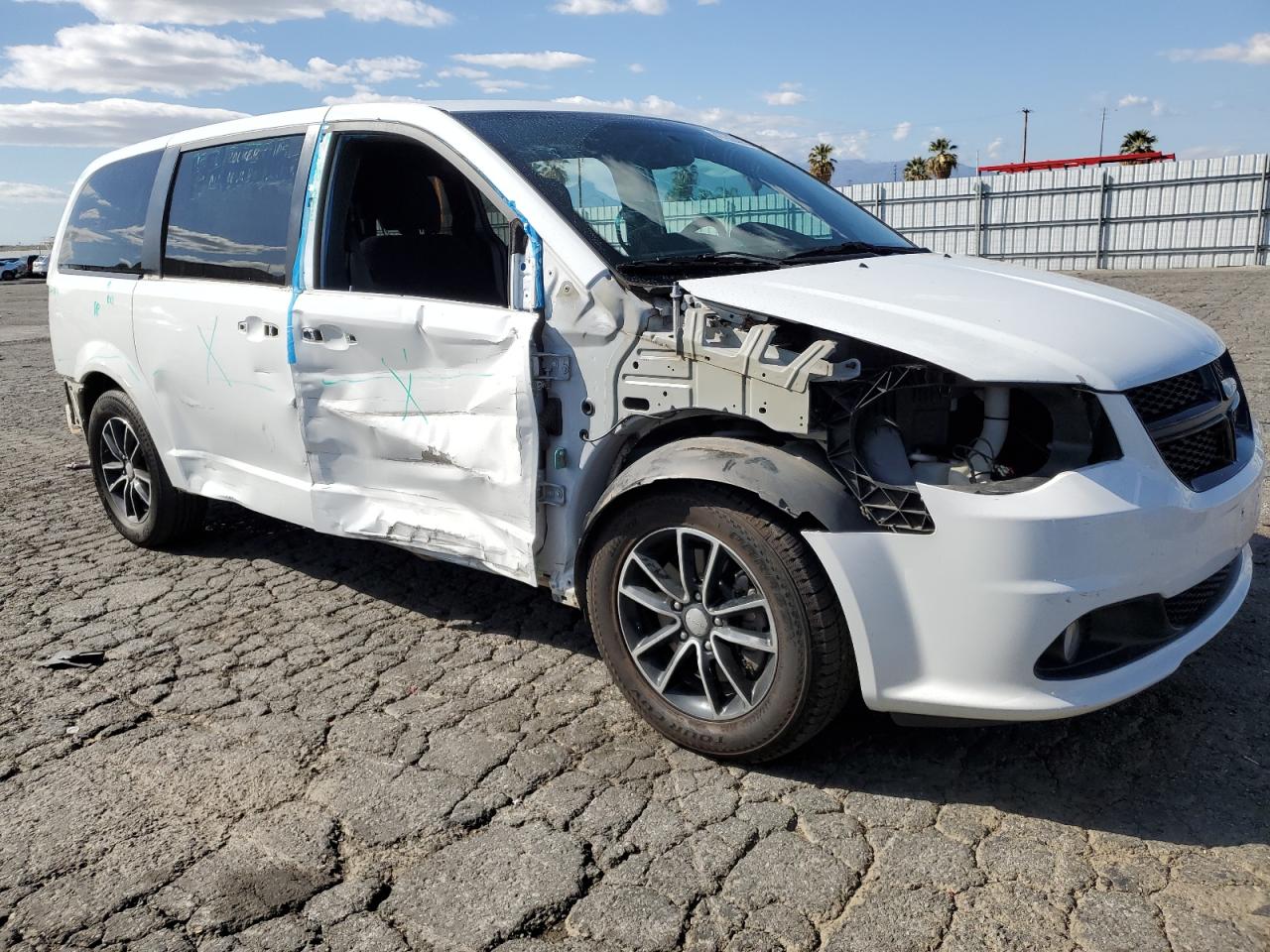 2018 Dodge Caravan VIN 2C4RDGBGXJR176088 Copart auction photo, all over damage thumbnail 4