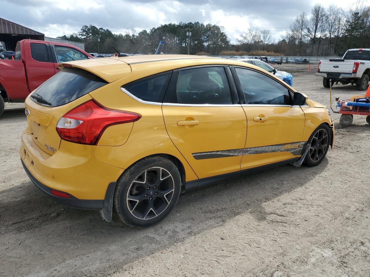 2012 Ford Focus VIN 1FAHP3N28CL366288 Copart auction photo, front end damage thumbnail 3