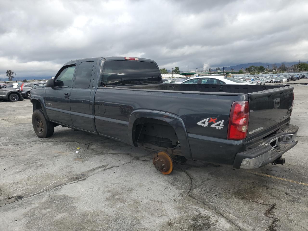 2003 Chevrolet Silverado VIN 1GCHK29U53E172837 Copart auction photo, vandalism / all over damage thumbnail 2