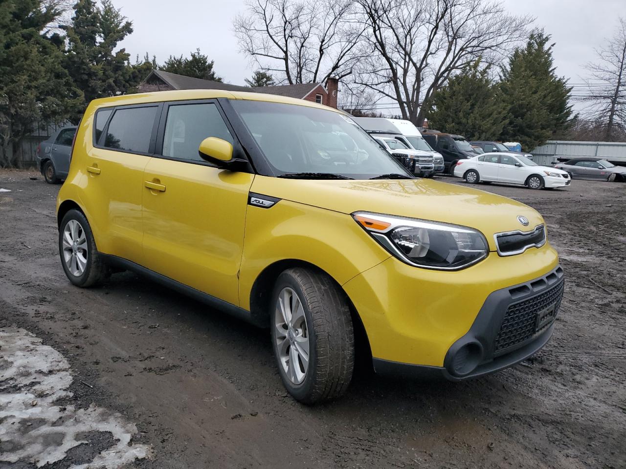 2015 KIA Soul VIN KNDJP3A59F7220748 Copart auction photo, undercarriage / minor dent/scratches damage thumbnail 4