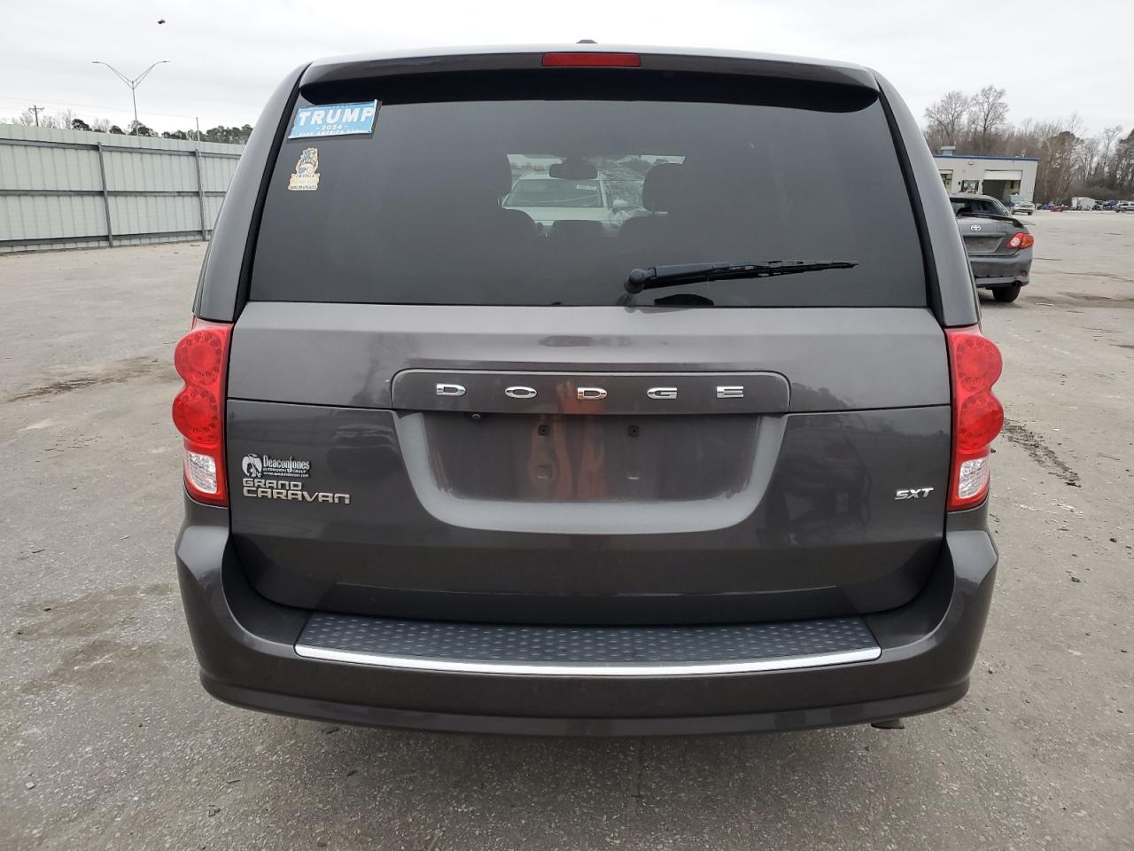 2020 Dodge Caravan VIN 2C4RDGCG7LR154406 Copart auction photo, front end / side damage thumbnail 6