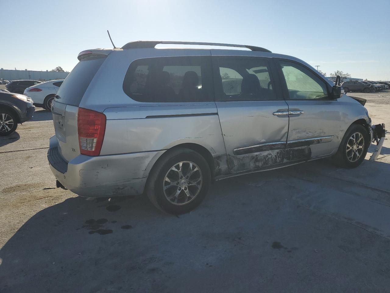 2014 KIA Sedona VIN KNDMH4C70E6540155 Copart auction photo, all over damage thumbnail 3