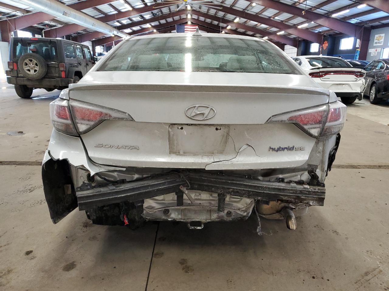 2017 Hyundai Sonata VIN KMHE24L14HA059713 Copart auction photo, front end / rear end damage thumbnail 6