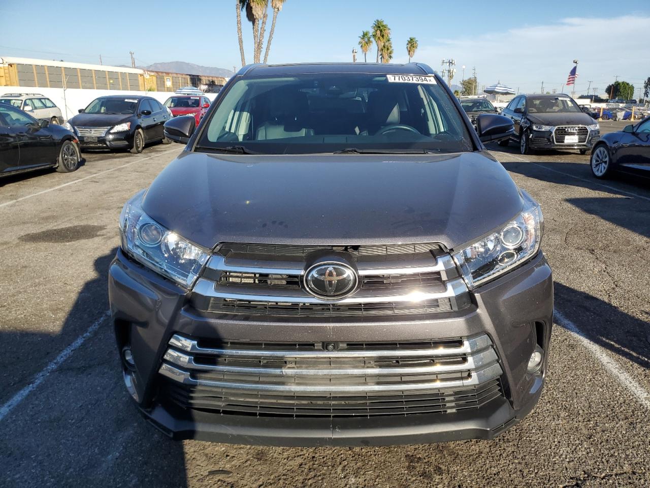 2019 Toyota Highlander VIN 5TDDZRFH1KS733246 Copart auction photo, front end / minor dent/scratches damage thumbnail 5