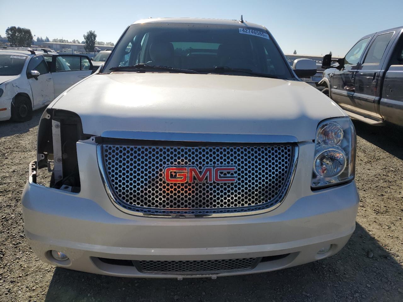2013 GMC Yukon VIN 1GKS2GEJ2DR177006 Copart auction photo, side / front end damage thumbnail 5