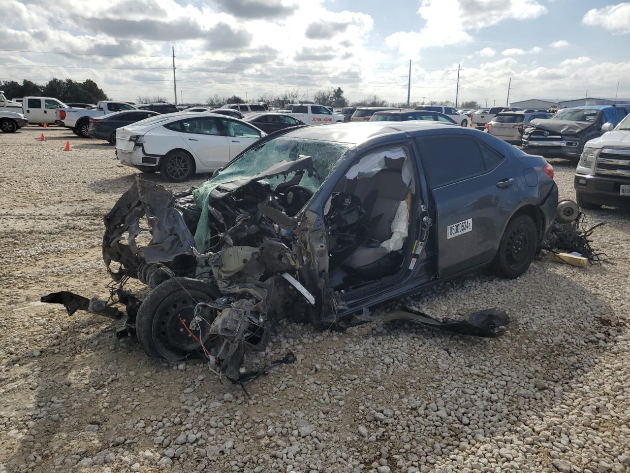 2019 Toyota Corolla VIN 5YFBURHE5KP915873