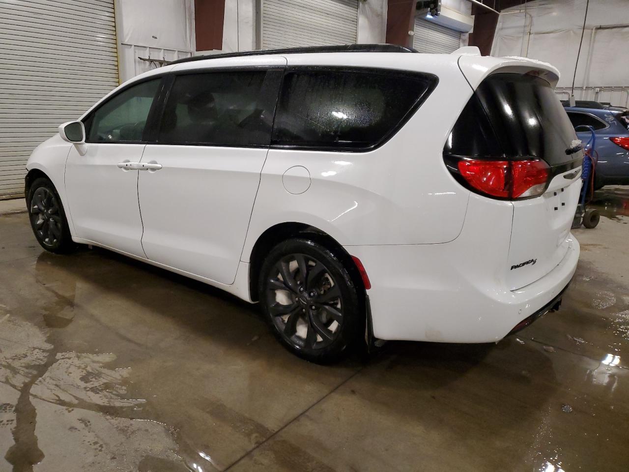 2019 Chrysler Pacifica VIN 2C4RC1EG4KR582218 Copart auction photo, front end damage thumbnail 2