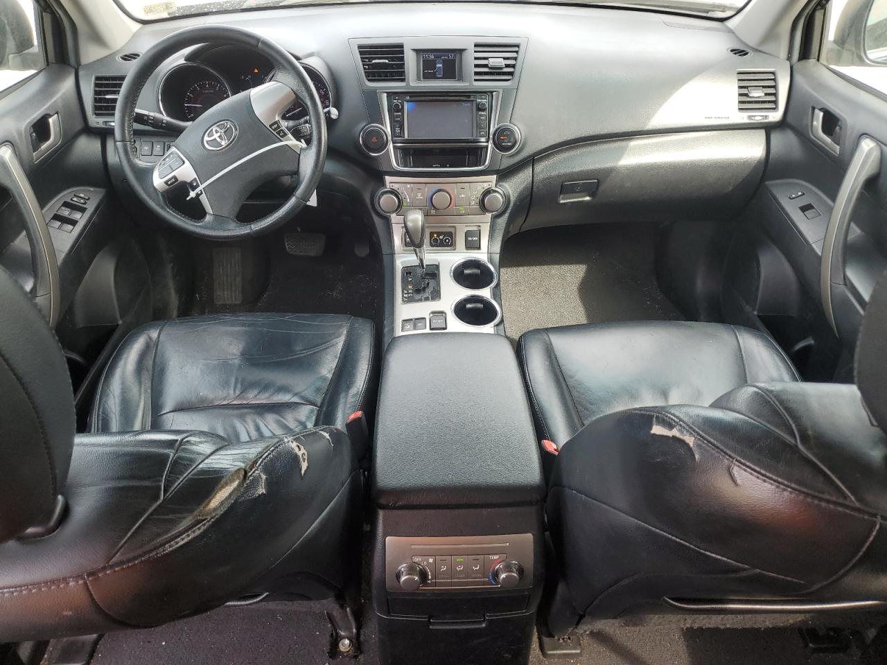 2013 Toyota Highlander VIN 5TDBK3EH3DS240004 Copart auction photo, front end / minor dent/scratches damage thumbnail 8