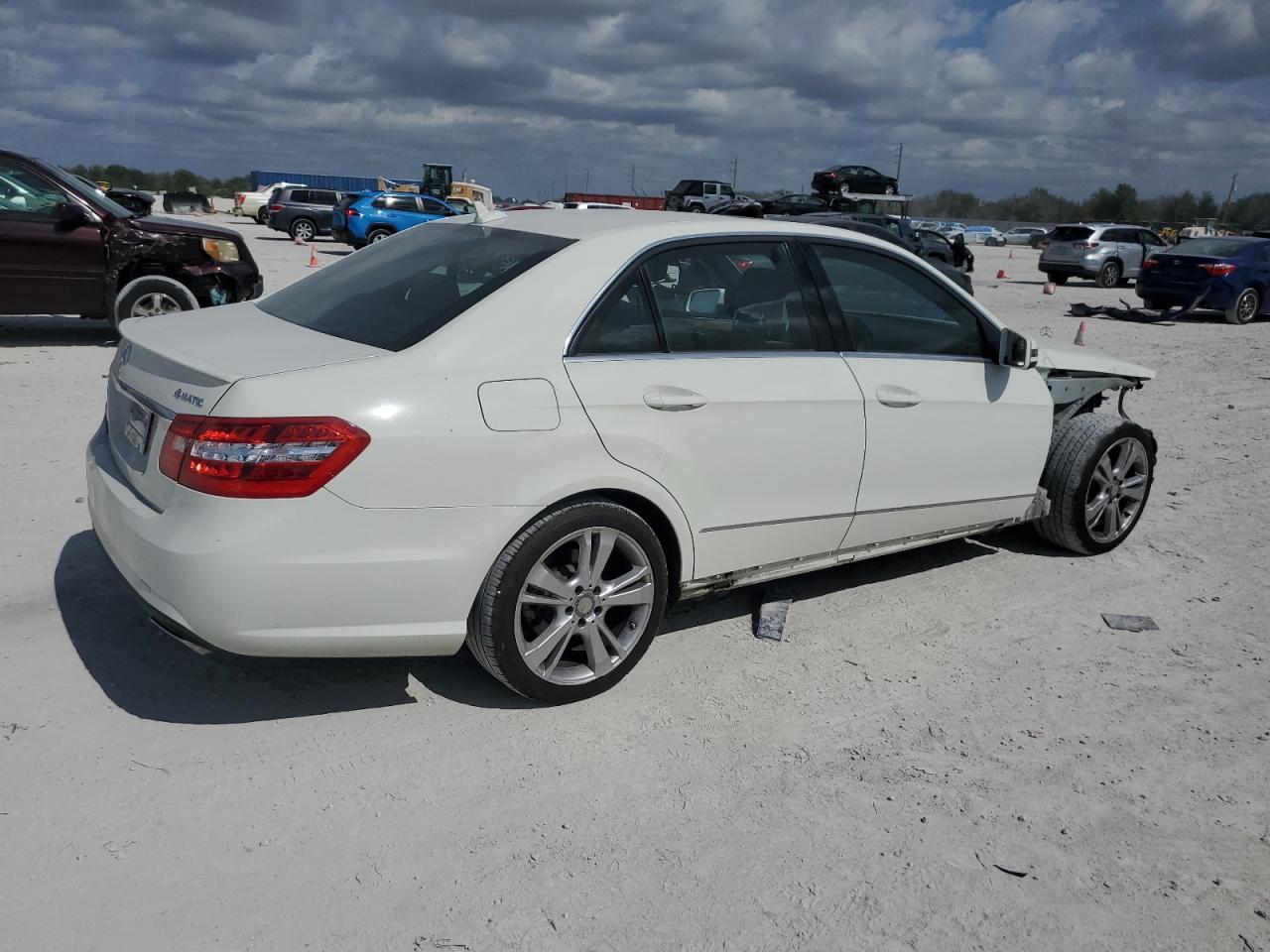 2012 Mercedes-Benz E-klasse VIN WDDHF8JB4CA658022 Copart auction photo, front end damage thumbnail 3