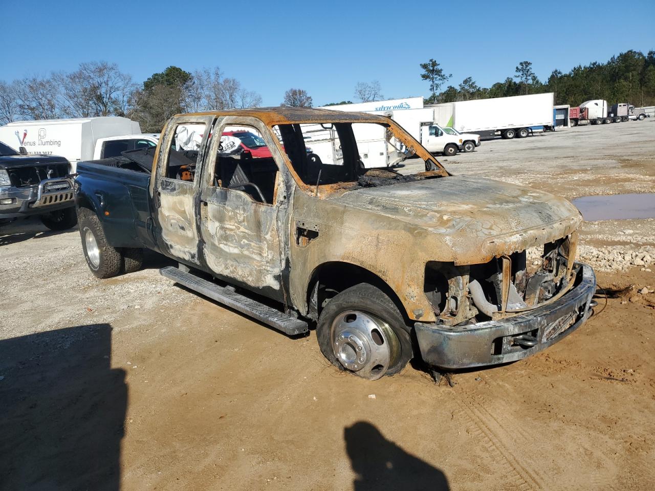 2010 Ford F350 VIN 1FTWW3DR4AEB27020 Copart auction photo, burn damage thumbnail 4
