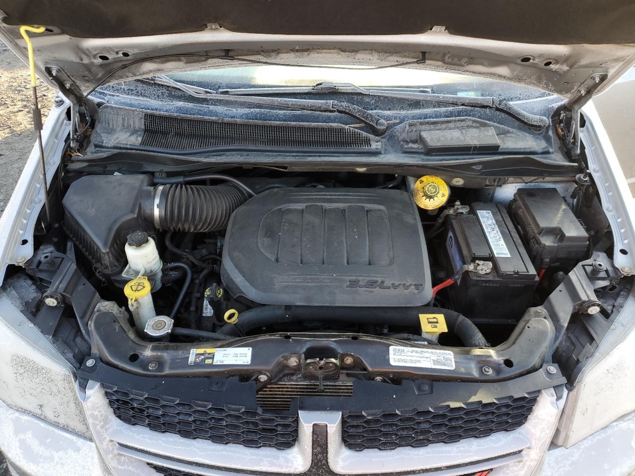2019 Dodge Caravan VIN 2C4RDGEG0KR670604 Copart auction photo, side / front end damage thumbnail 12