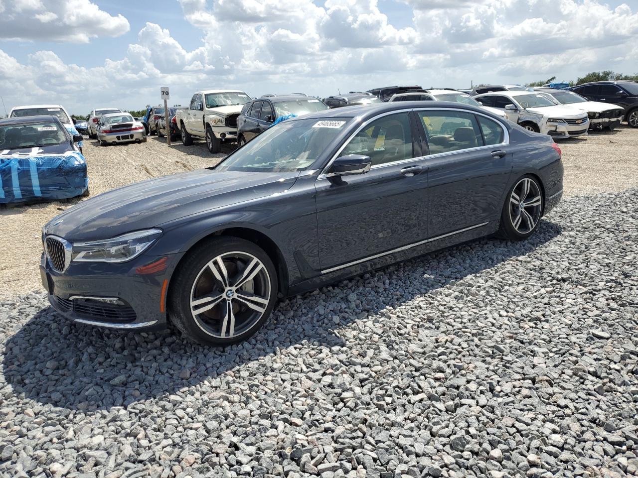 2017 BMW 7er VIN WBA7F2C54HG422160 - Copart auction photo