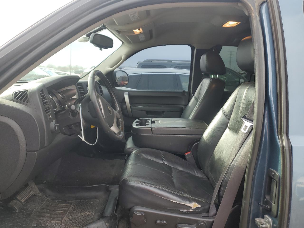 2011 Chevrolet Silverado VIN 1GCRKSE34BZ425204 Copart auction photo, mechanical / minor dent/scratches damage thumbnail 7
