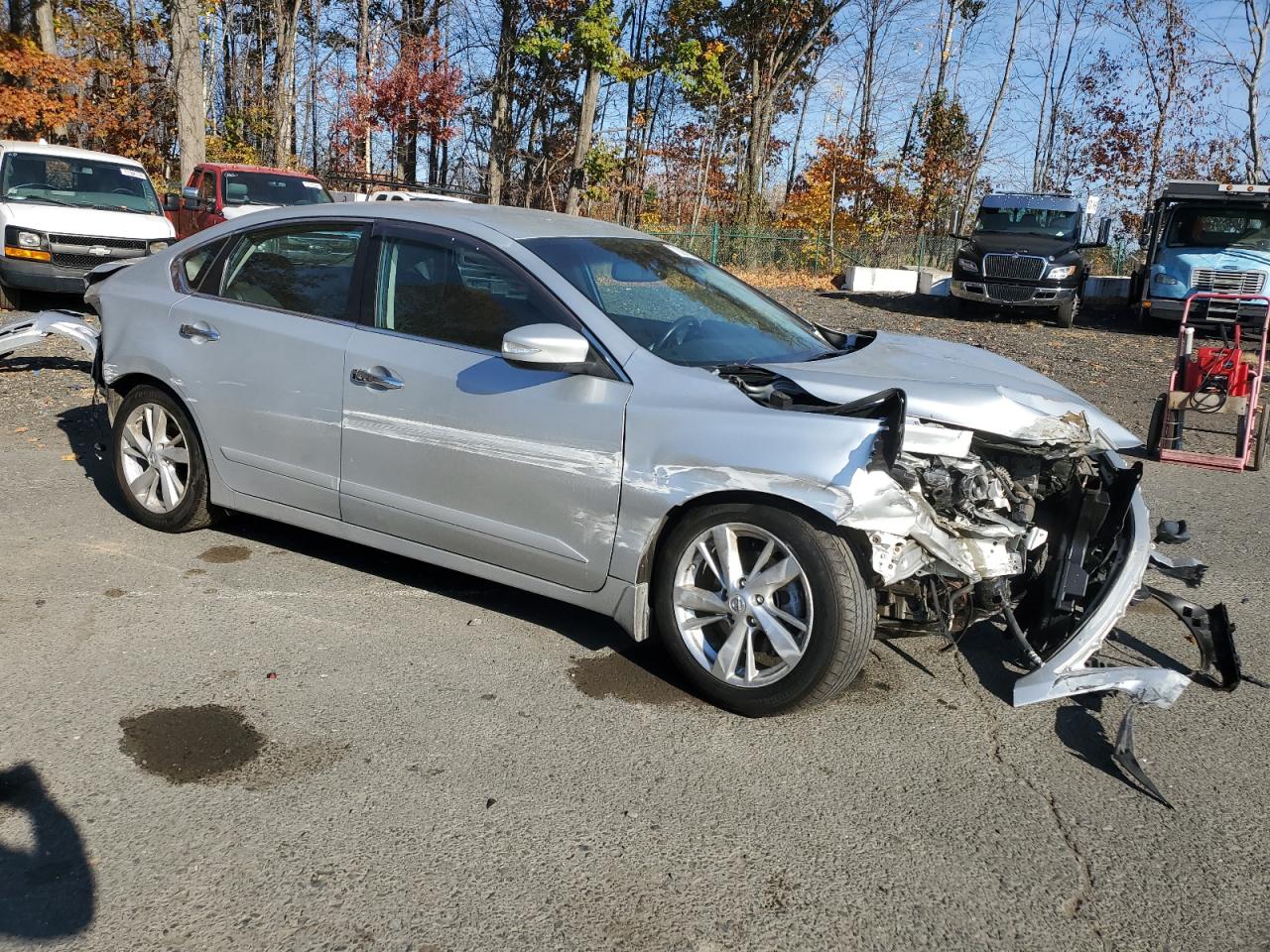 2015 Nissan Altima VIN 1N4AL3AP3FN887653 Copart auction photo, front end / rear end damage thumbnail 4