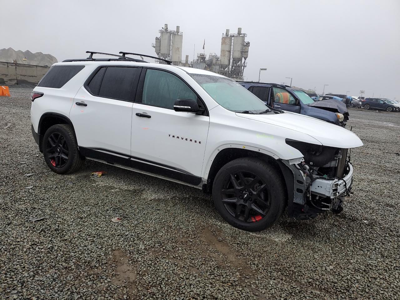 2018 Chevrolet Traverse VIN 1GNERKKW3JJ207834 Copart auction photo, front end / side damage thumbnail 4