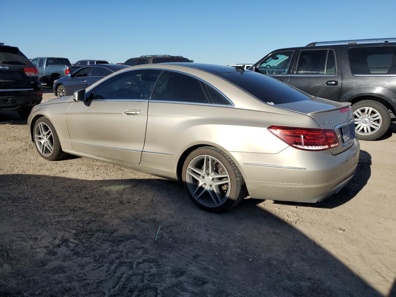 2014 Mercedes-Benz E-klasse VIN WDDKJ5KB4EF283479 Copart auction photo, front end / side damage thumbnail 2