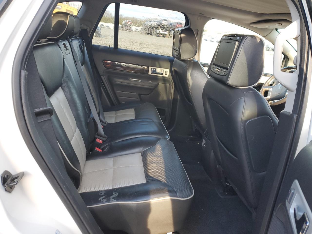 2008 Lincoln MKX VIN 2LMDU88C88BJ13983 Copart auction photo, front end damage thumbnail 11