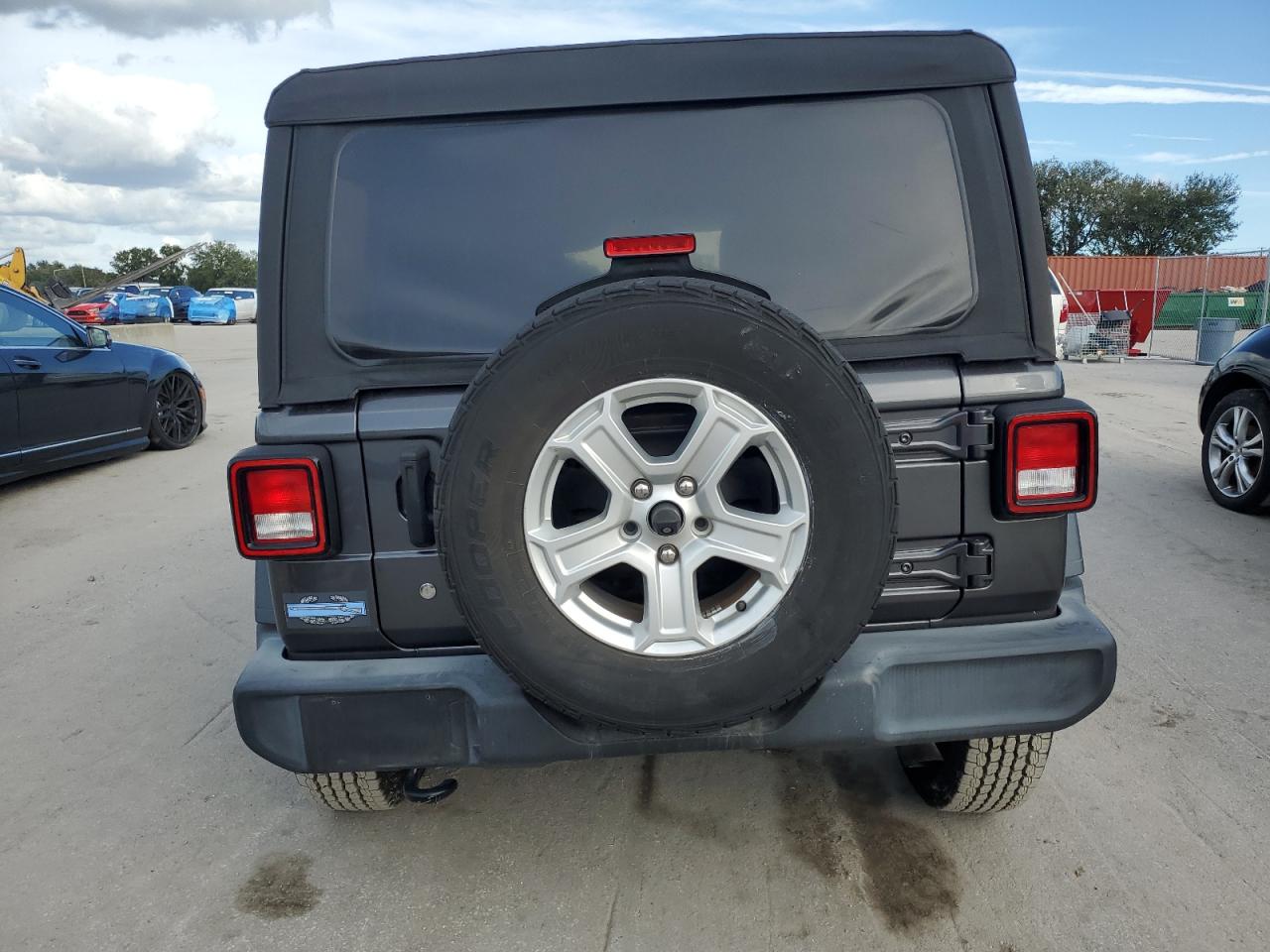 2018 Jeep Wrangler VIN 1C4HJXDN5JW296484 Copart auction photo, front end / side damage thumbnail 6