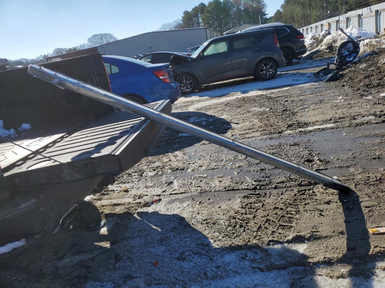 2021 Chevrolet Silverado VIN 3GCUYEED5MG250628 Copart auction photo, side / front end damage thumbnail 14