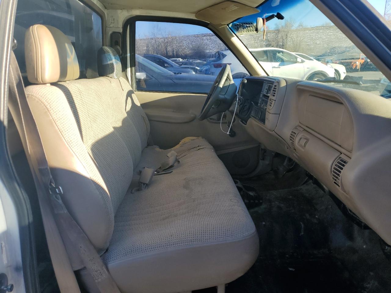 1998 Chevrolet GMT-400 VIN 1GCEC14W8WZ176834 Copart auction photo, front end damage thumbnail 10