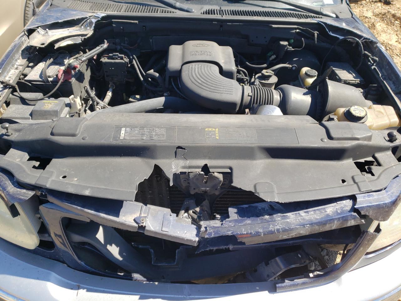 2003 Ford F-150 VIN 1FTRX07W23KD03268 Copart auction photo, burn / front end damage thumbnail 11