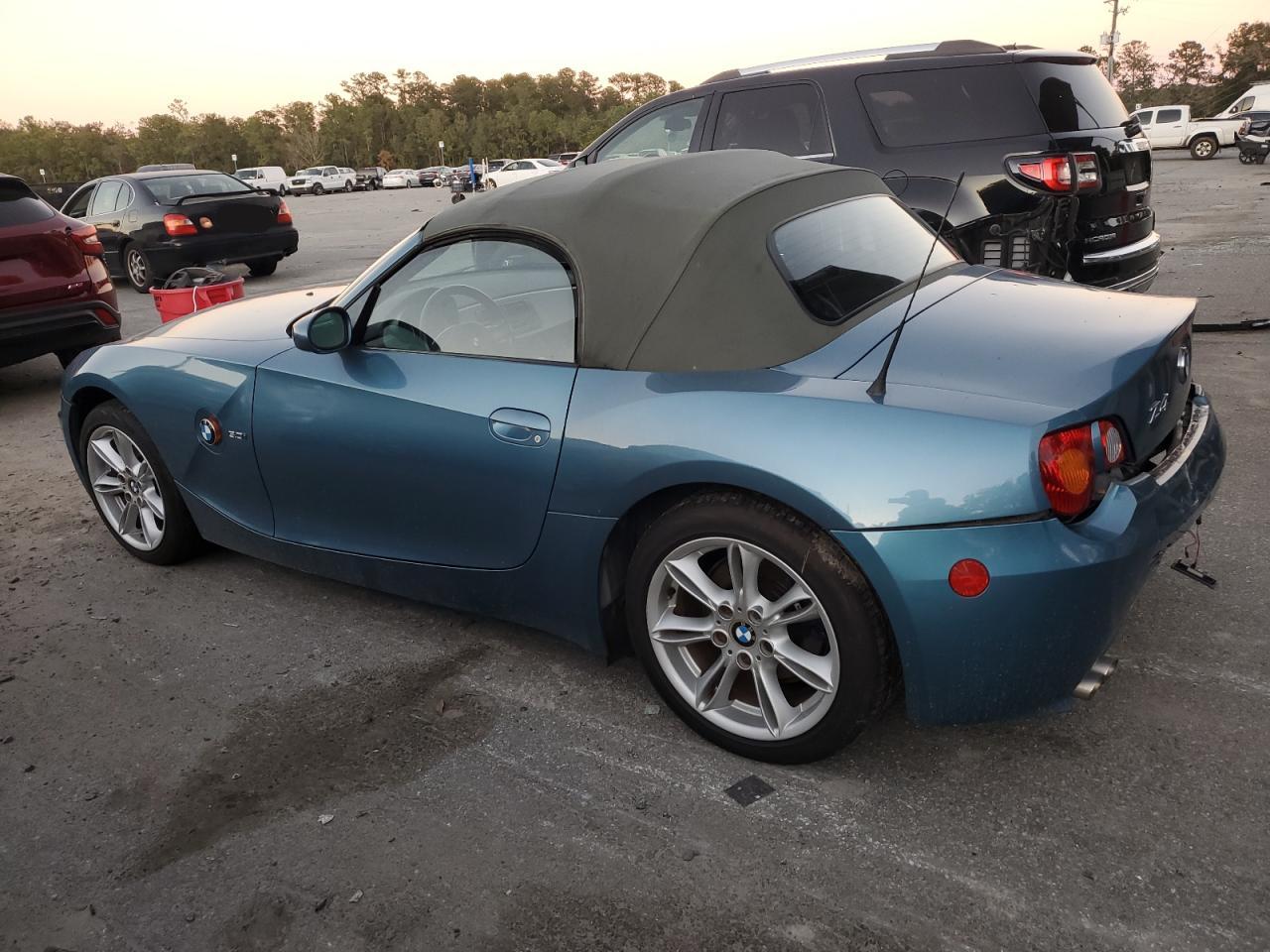 2003 BMW Z4 VIN 4USBT53483LU05936 Copart auction photo, side / rear end damage thumbnail 2